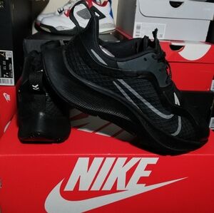 NIKE ZOOM PEGASUS 37SHIELD WOMEN US SIZE 7.5 GREAT CONDI